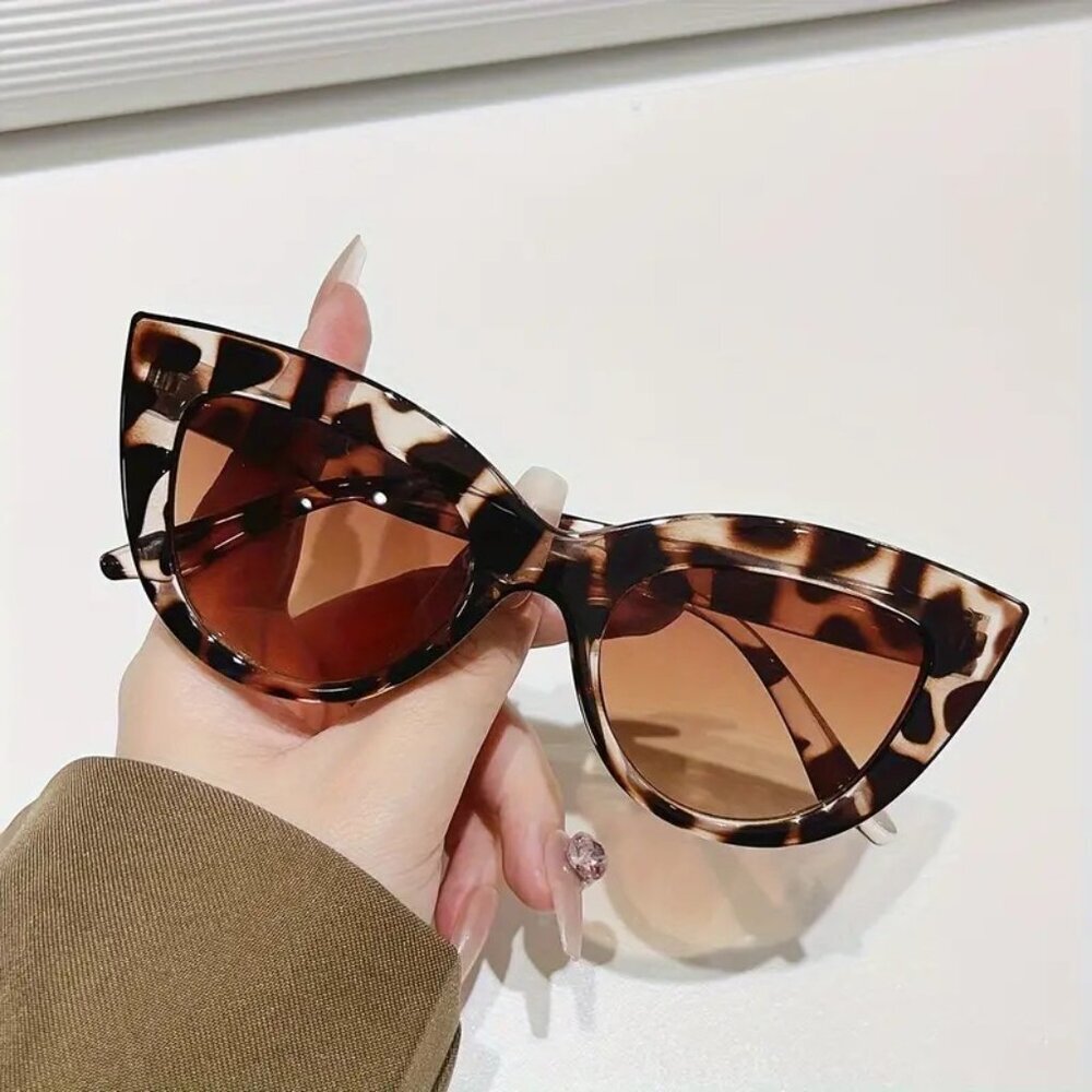 Large Frame Sunglasses (Color: Bloomed/Soy)